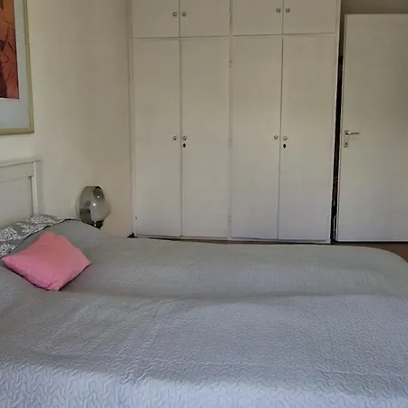 Vladan's * Peraía