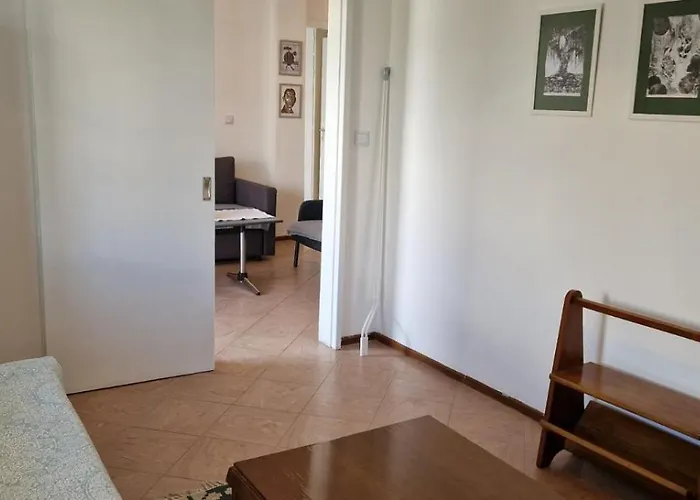 Vladan's * Peraía