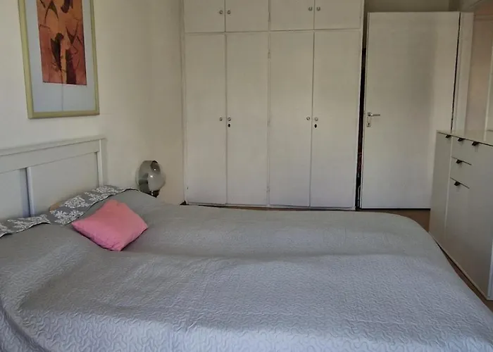 Vladan's * Peraía